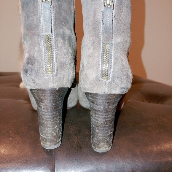 Taupe suede boots - Picture 2 of 3